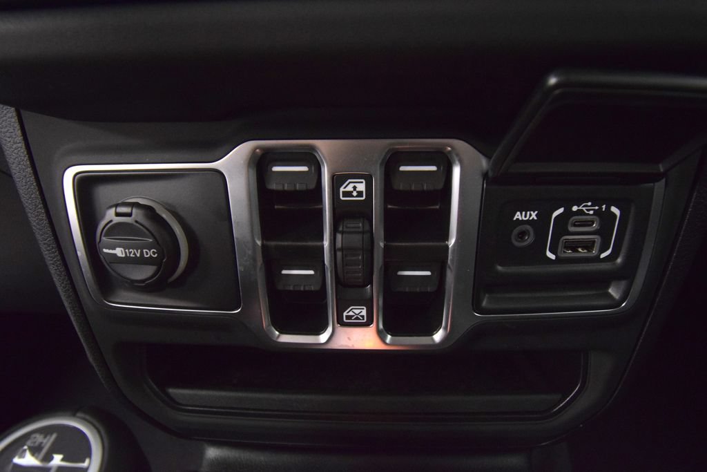 Used 2025 Jeep Gladiator Sport AWD/4WD image 35