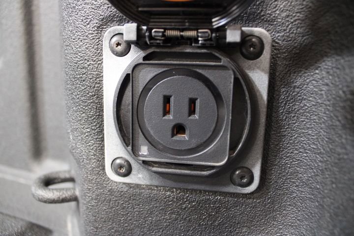 Used 2024 Chevrolet Silverado 2500 LTZ w/ LTZ Convenience Package image 16