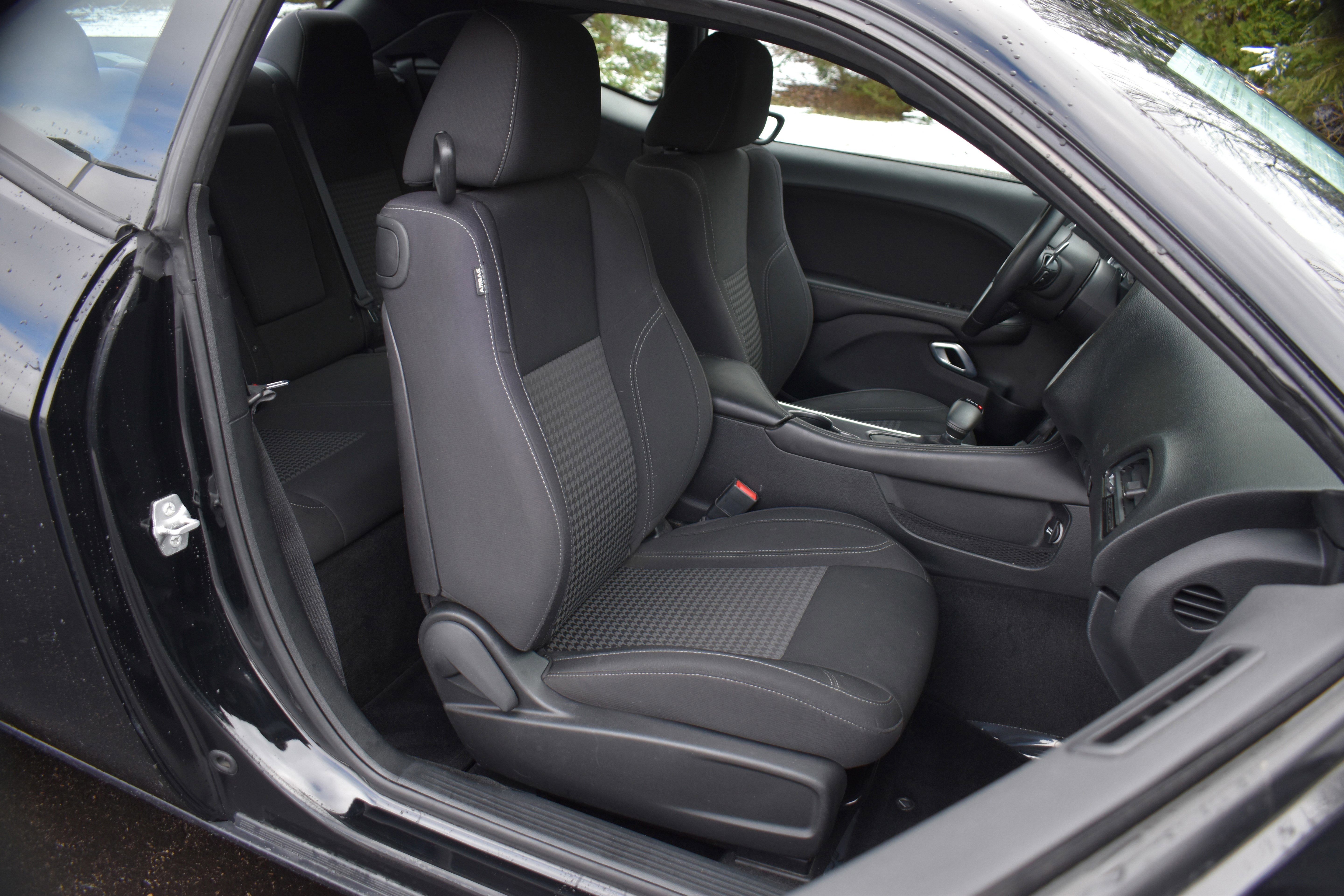 Used 2015 Dodge Challenger SXT image 23