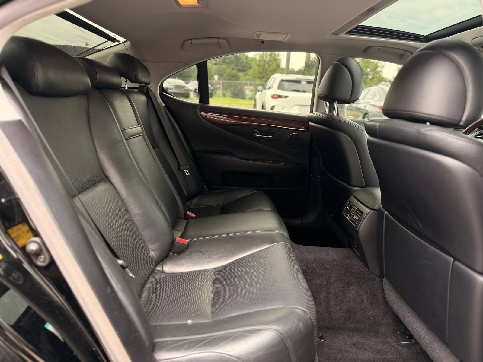 Used 2012 Lexus LS 460 AWD w/ Comfort Pkg image 22