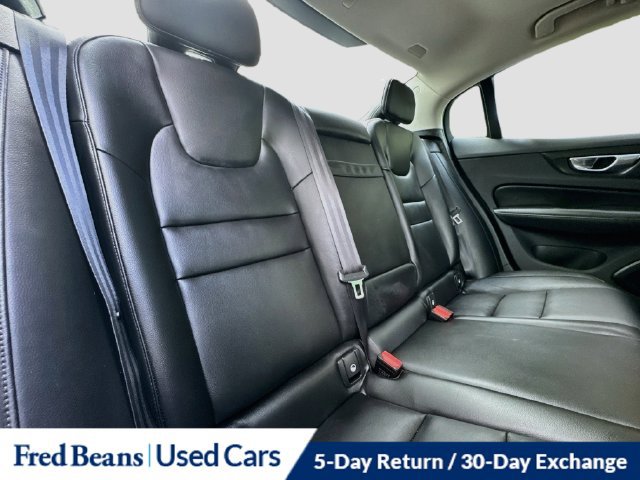 Used 2022 Volvo S60 T8 R-Design Expression w/ Premium Package AWD/4WD image 32