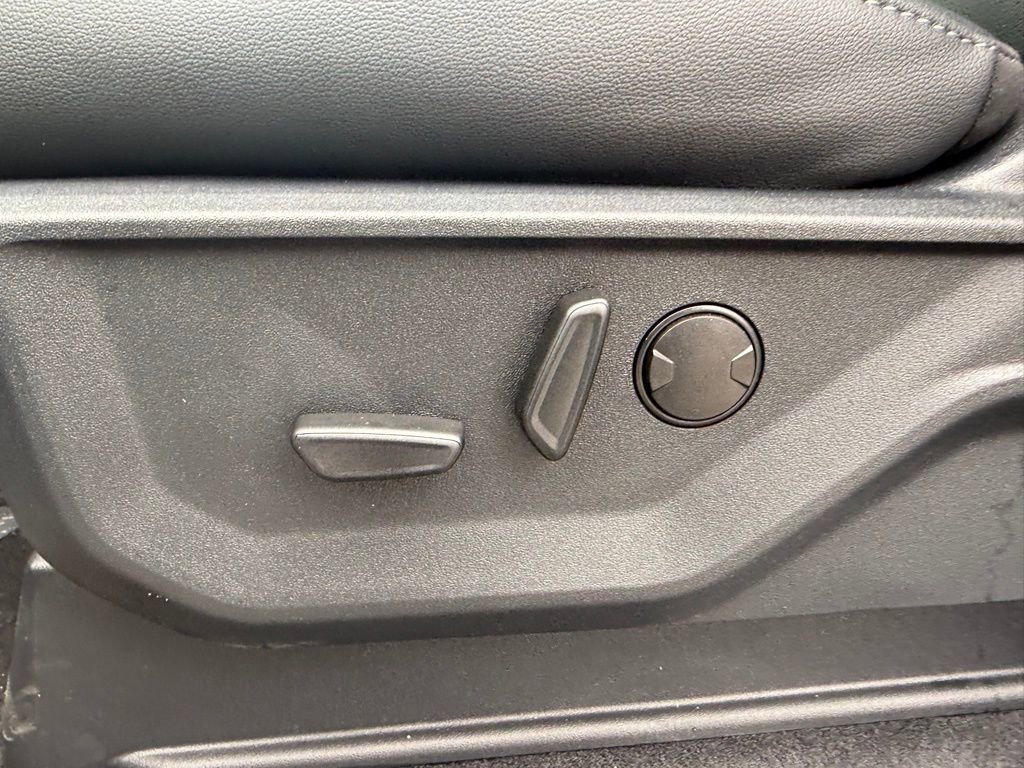 New 2025 Ford F150 Lariat w/ Equipment Group 501A Mid image 6