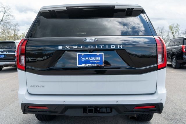 Used 2025 Ford Expedition Active AWD/4WD image 7