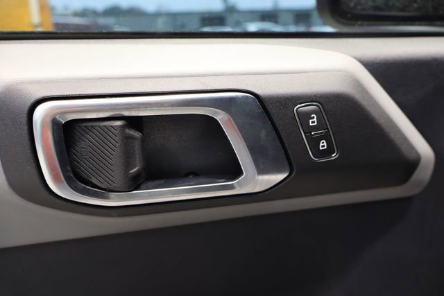 Used 2023 Ford Bronco Badlands image 13
