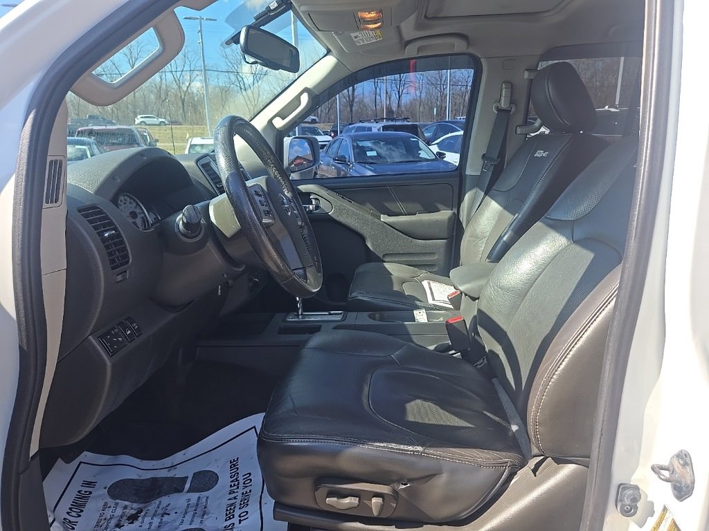 Used 2015 Nissan Frontier PRO-4X w/ Pro-4x Luxury Package image 9