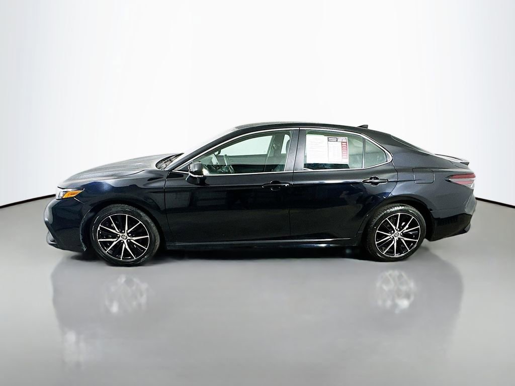 Used 2024 Toyota Camry SE FWD image 5