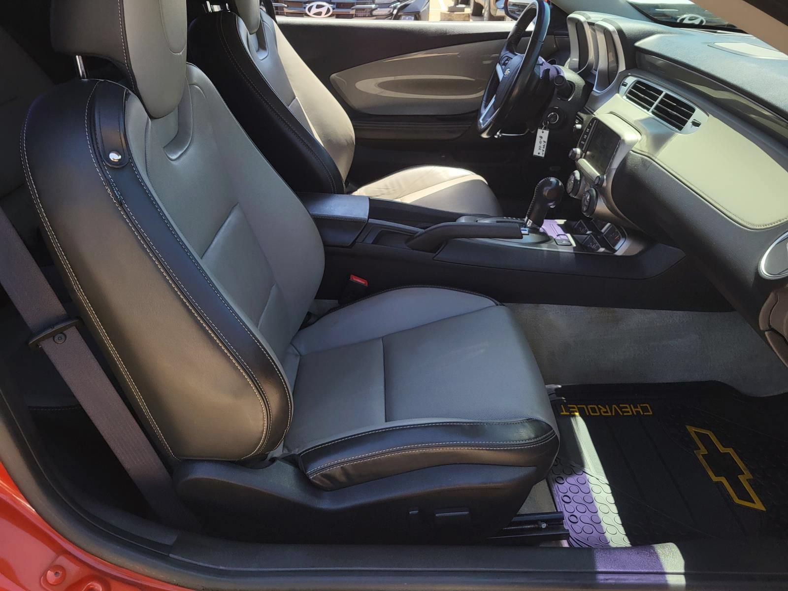 Used 2013 Chevrolet Camaro SS RWD image 9