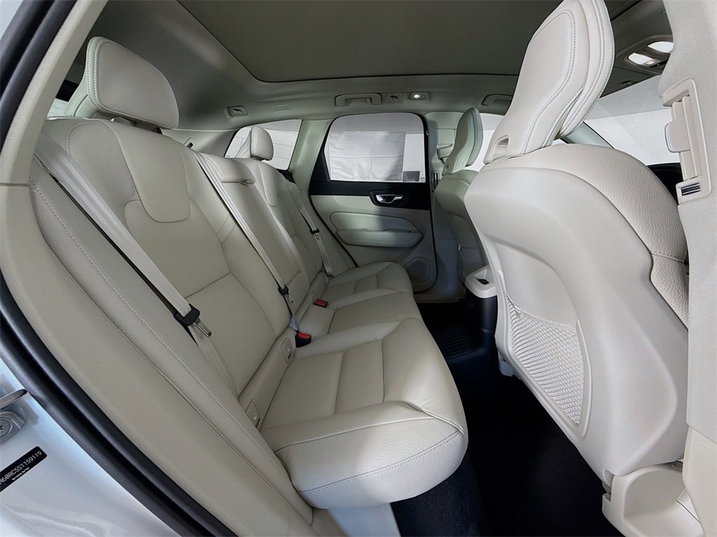 Used 2025 Volvo XC60 T8 Plus w/ Protection Package Premier image 27