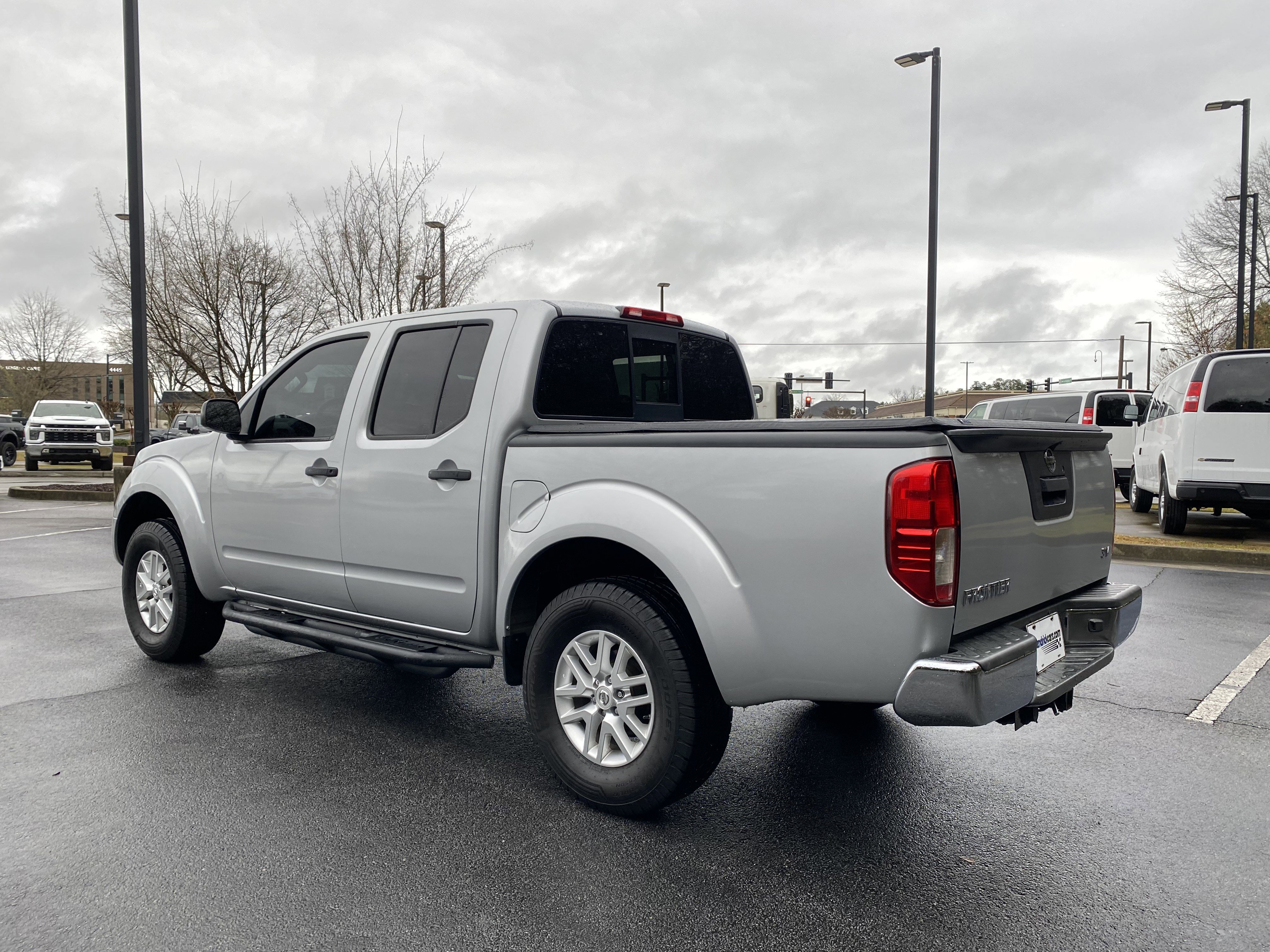 Used 2016 Nissan Frontier SV image 7