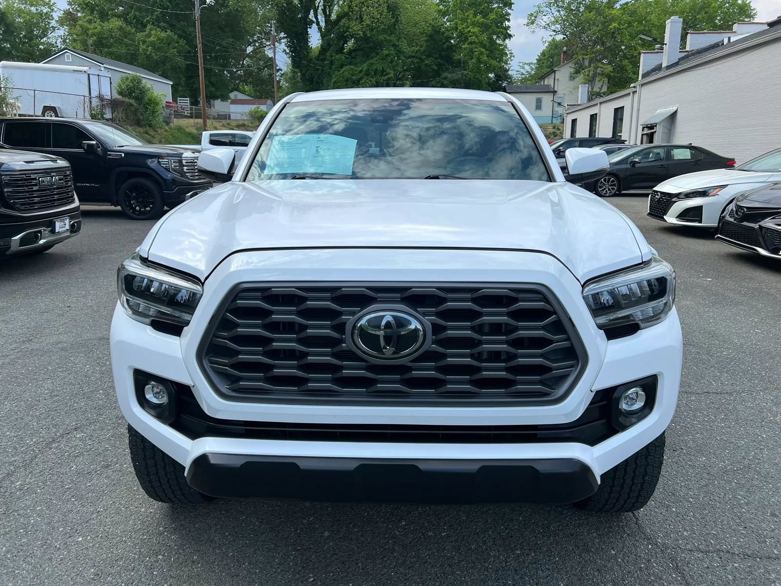 Used 2022 Toyota Tacoma TRD Sport AWD/4WD image 2