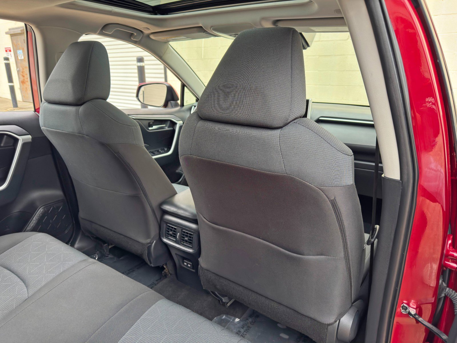 Used 2025 Toyota RAV4 XLE w/ Convenience Package FWD image 35