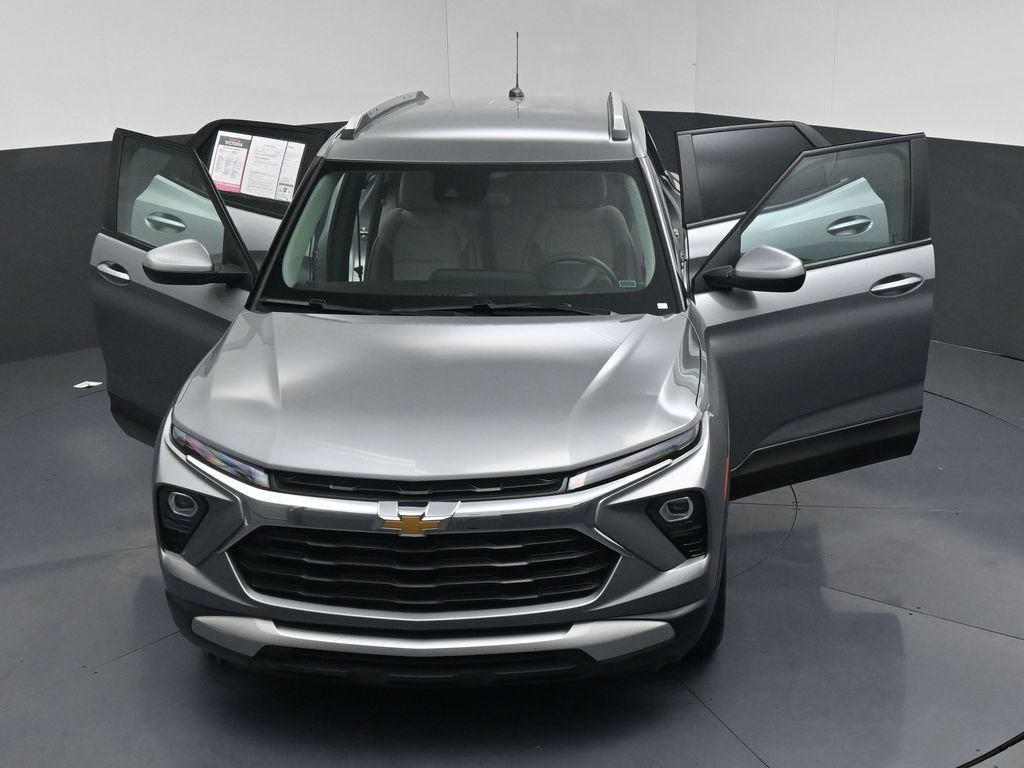 Used 2025 Chevrolet TrailBlazer LT FWD image 23