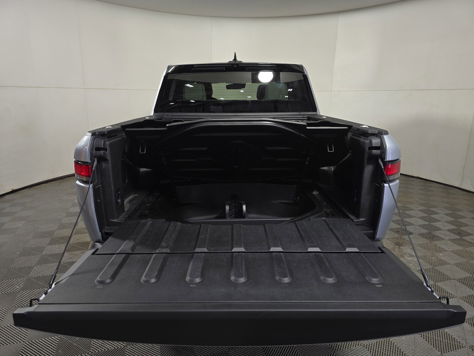 Used 2025 Rivian R1T Adventure AWD/4WD image 15