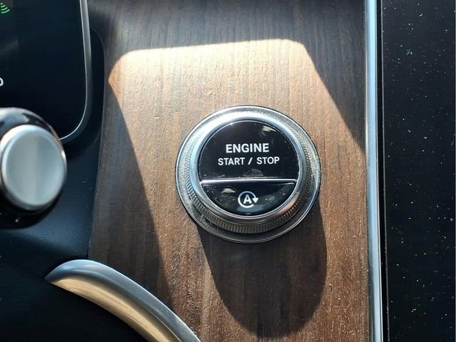 Used 2023 Mercedes-Benz GLC 300 4MATIC image 12