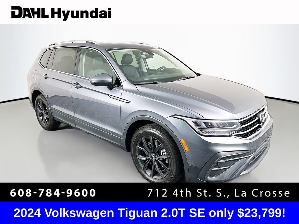 Used 2024 Volkswagen Tiguan SE w/ Panoramic Sunroof Package
