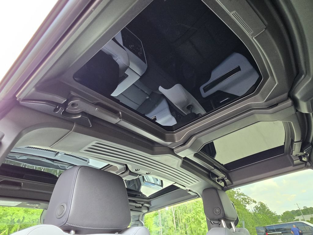 Used 2025 GMC Hummer EV 2X w/ LPO, Dark Essentials Package AWD/4WD image 22