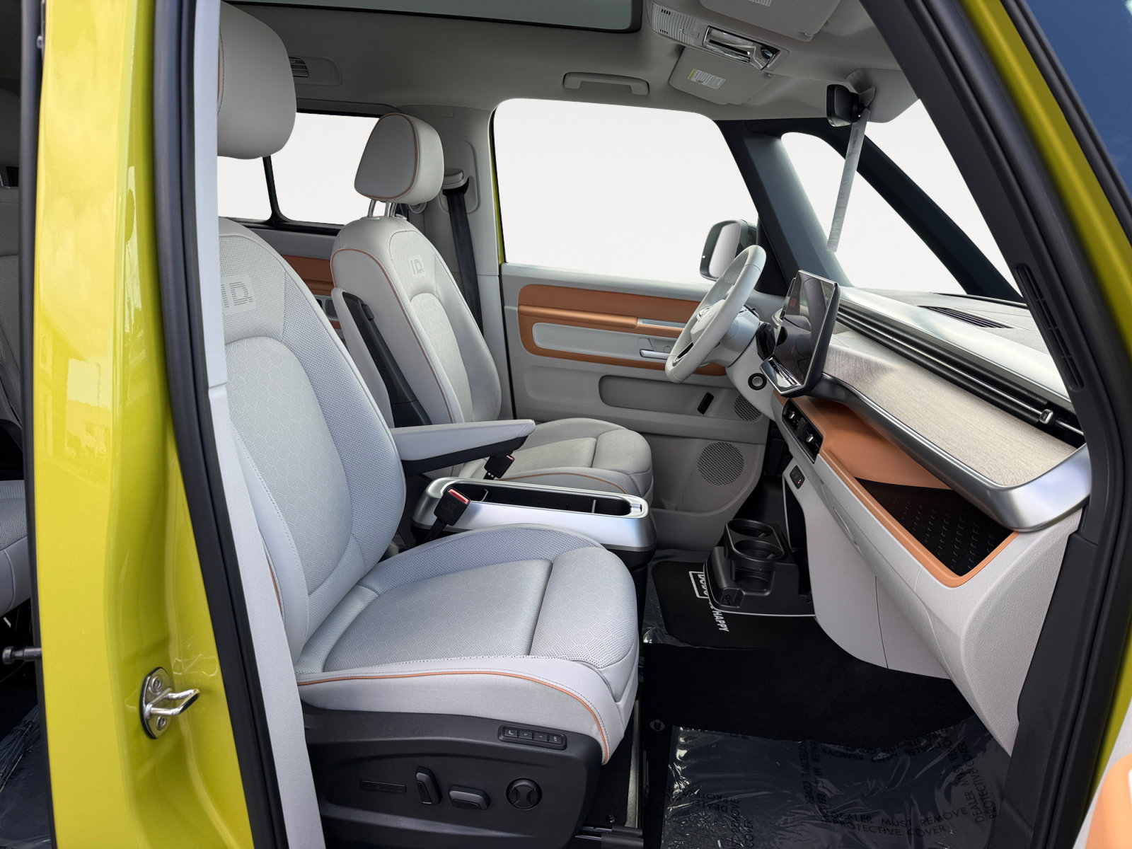 Certified 2025 Volkswagen ID. Buzz Pro S Plus AWD/4WD image 19