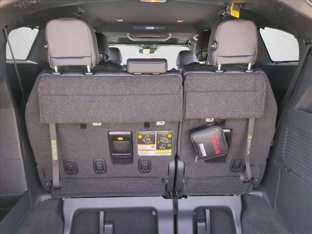 Used 2025 Toyota Sienna Platinum image 6
