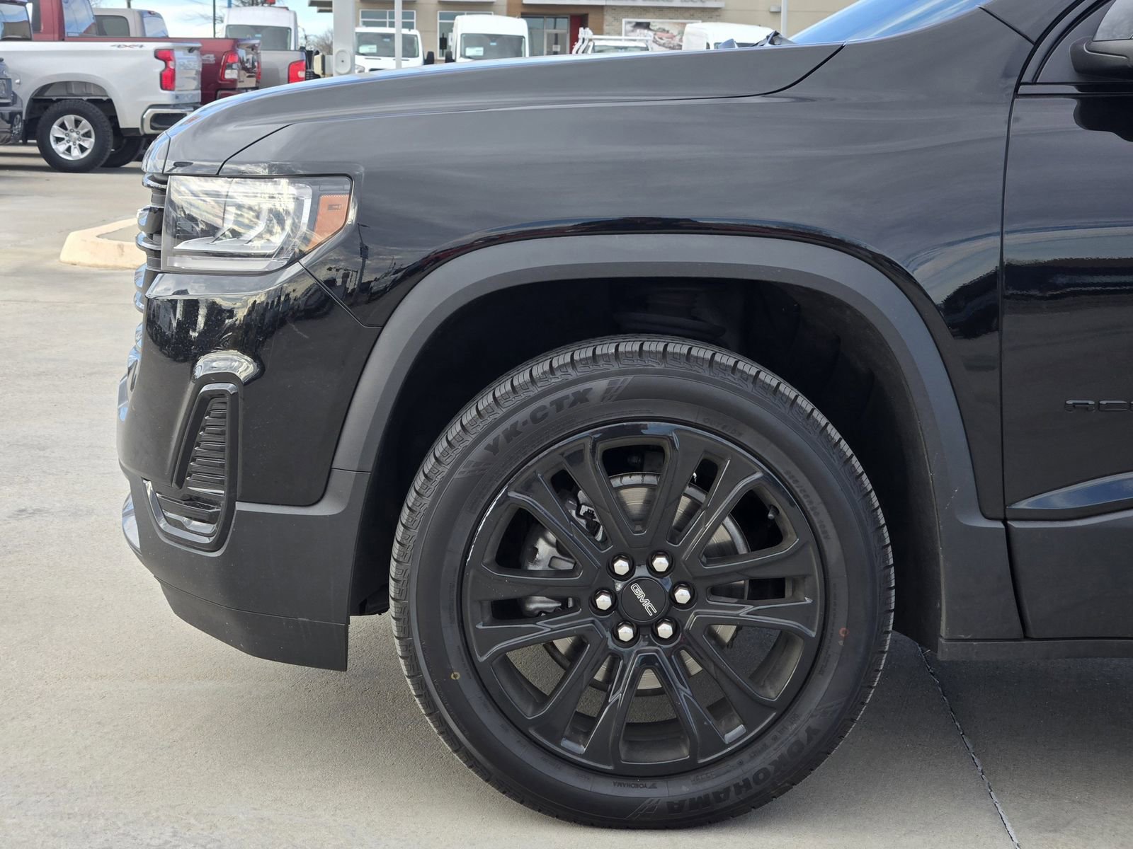 Used 2023 GMC Acadia SLE w/ Driver Convenience Package image 9