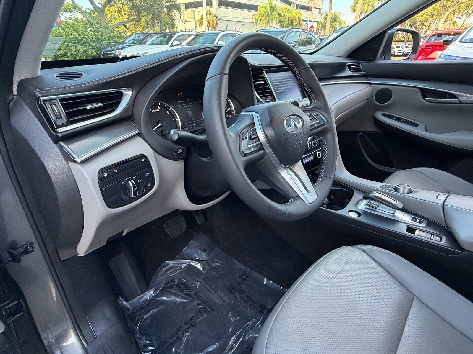 Used 2023 INFINITI QX50 Luxe FWD image 10