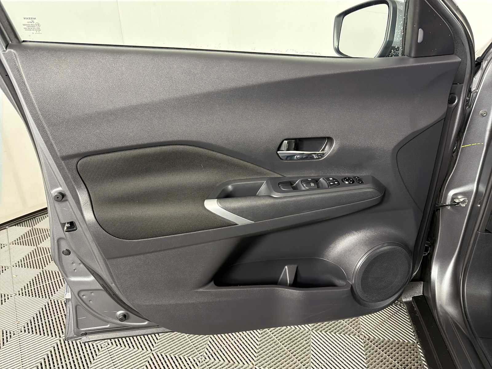 Used 2024 Nissan Kicks SV FWD image 8