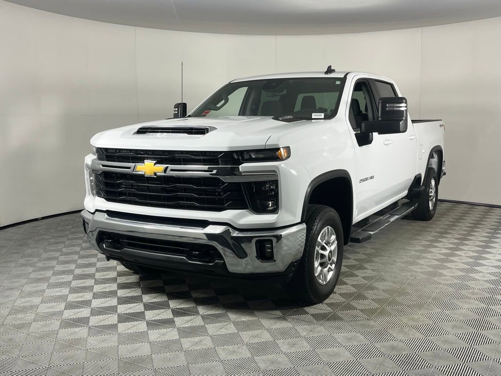Used 2025 Chevrolet Silverado 2500 LT w/ Convenience Package AWD/4WD image 2