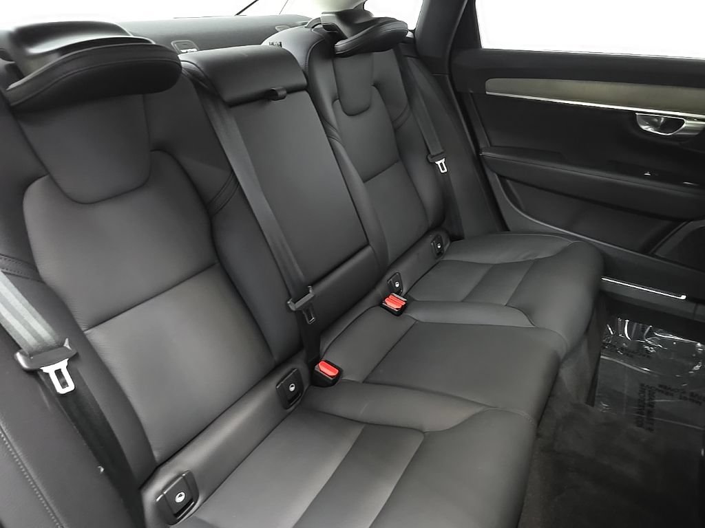 Used 2025 Volvo S90 B6 Plus AWD/4WD image 17