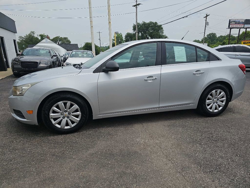 Used 2011 Chevrolet Cruze LS image 14