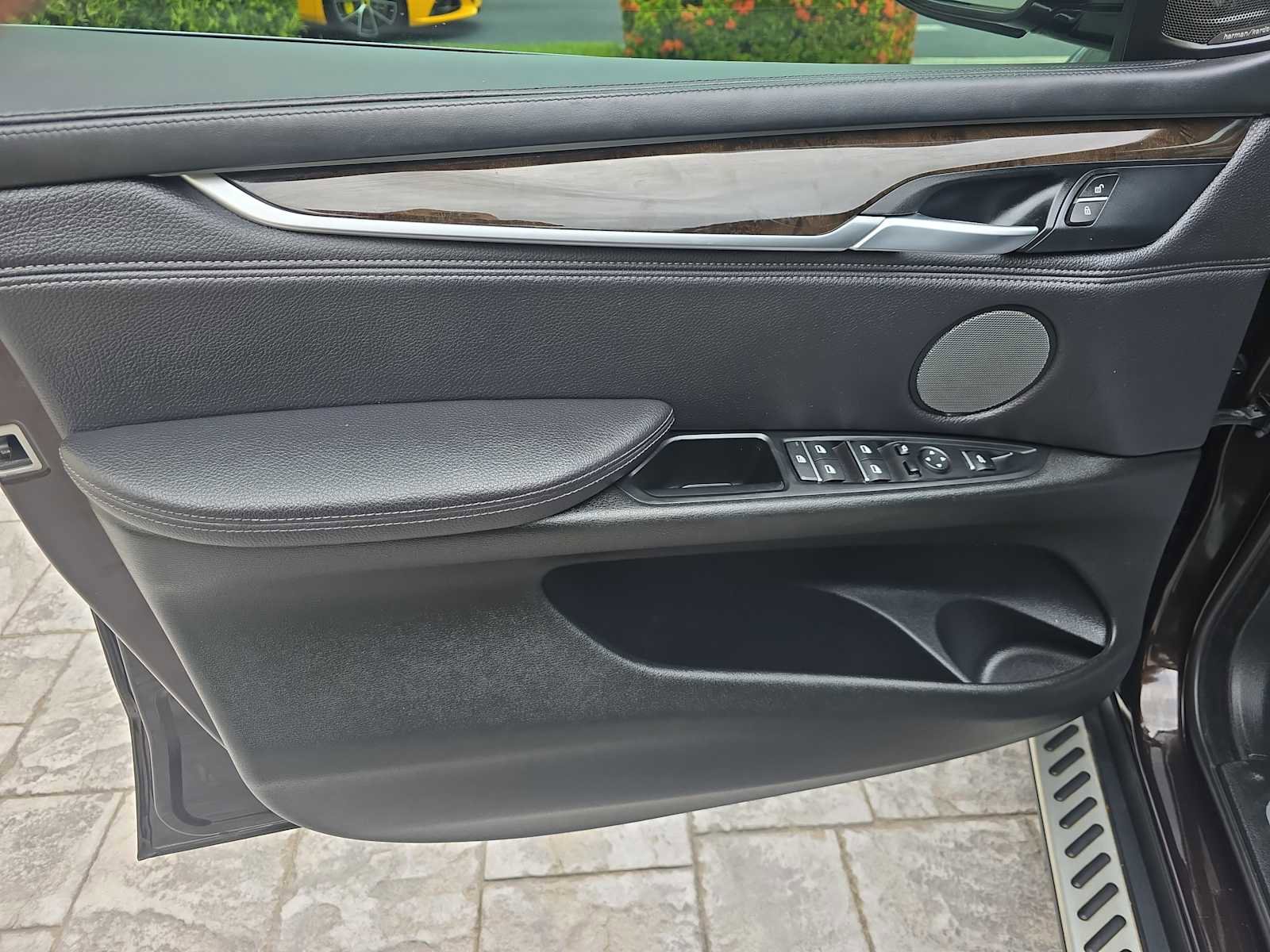 Used 2017 BMW X5 xDrive50i image 16