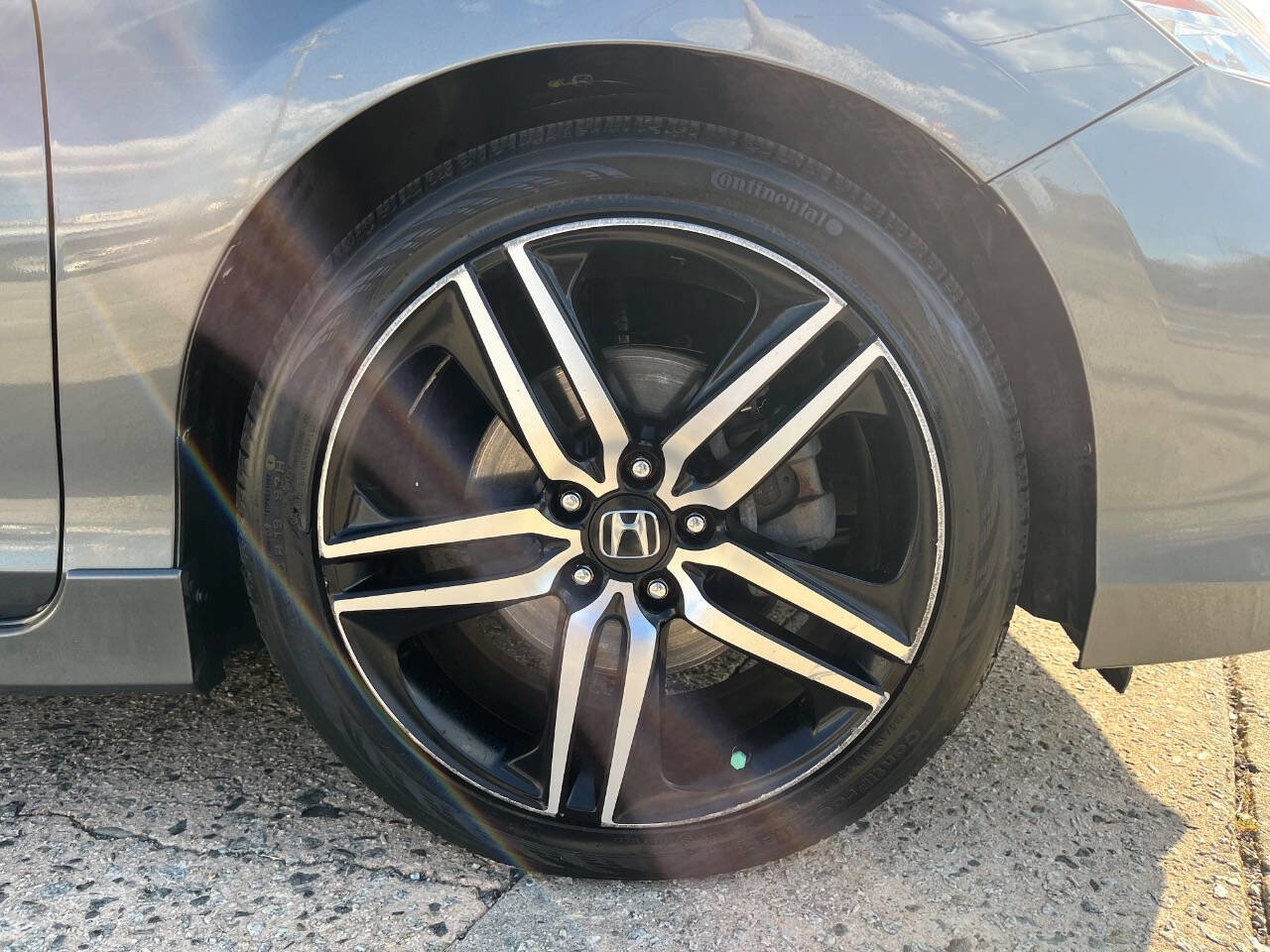 Used 2016 Honda Accord Touring image 28