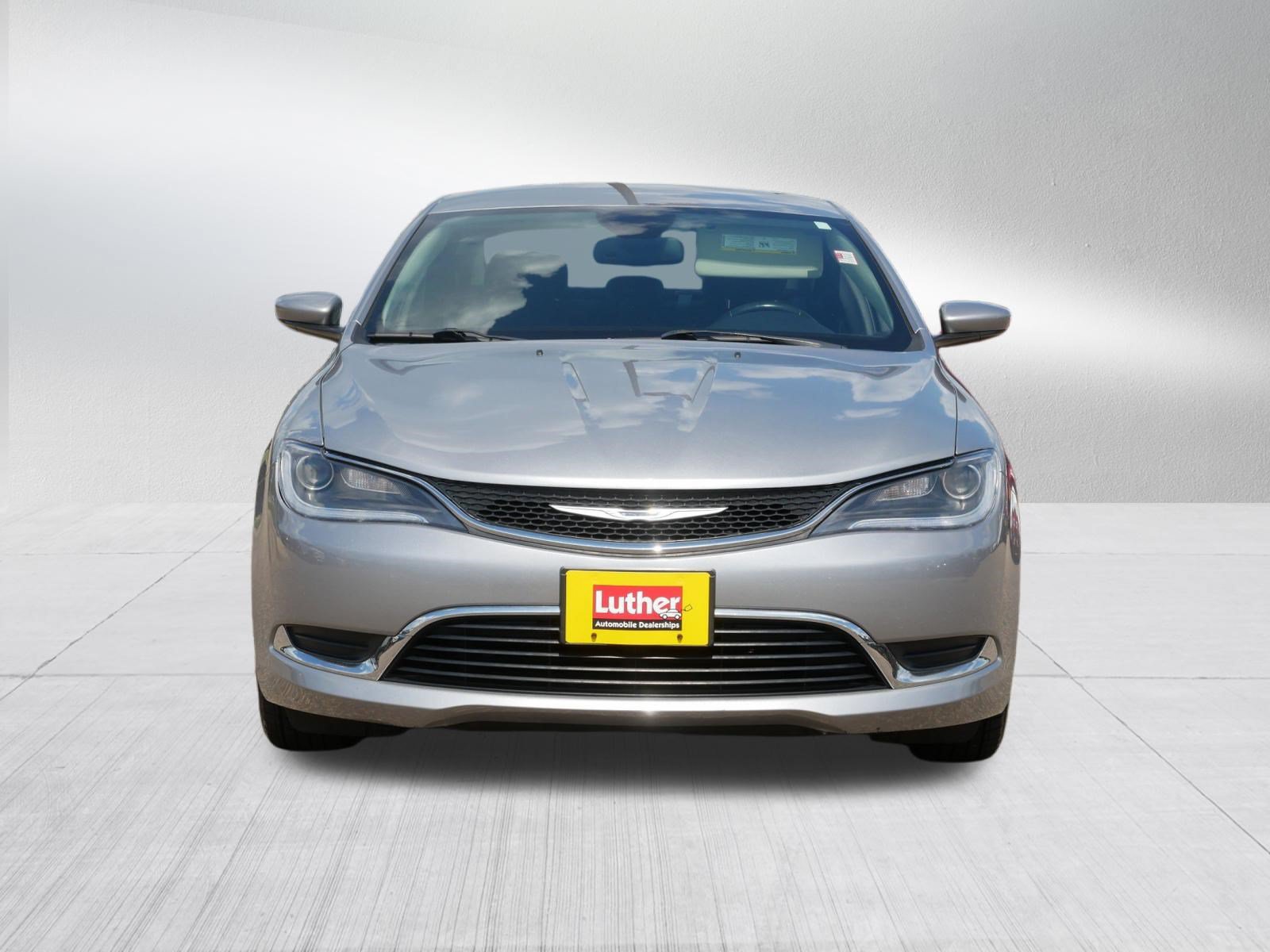 Used 2016 Chrysler 200 Limited w/ Convenience Group FWD image 2