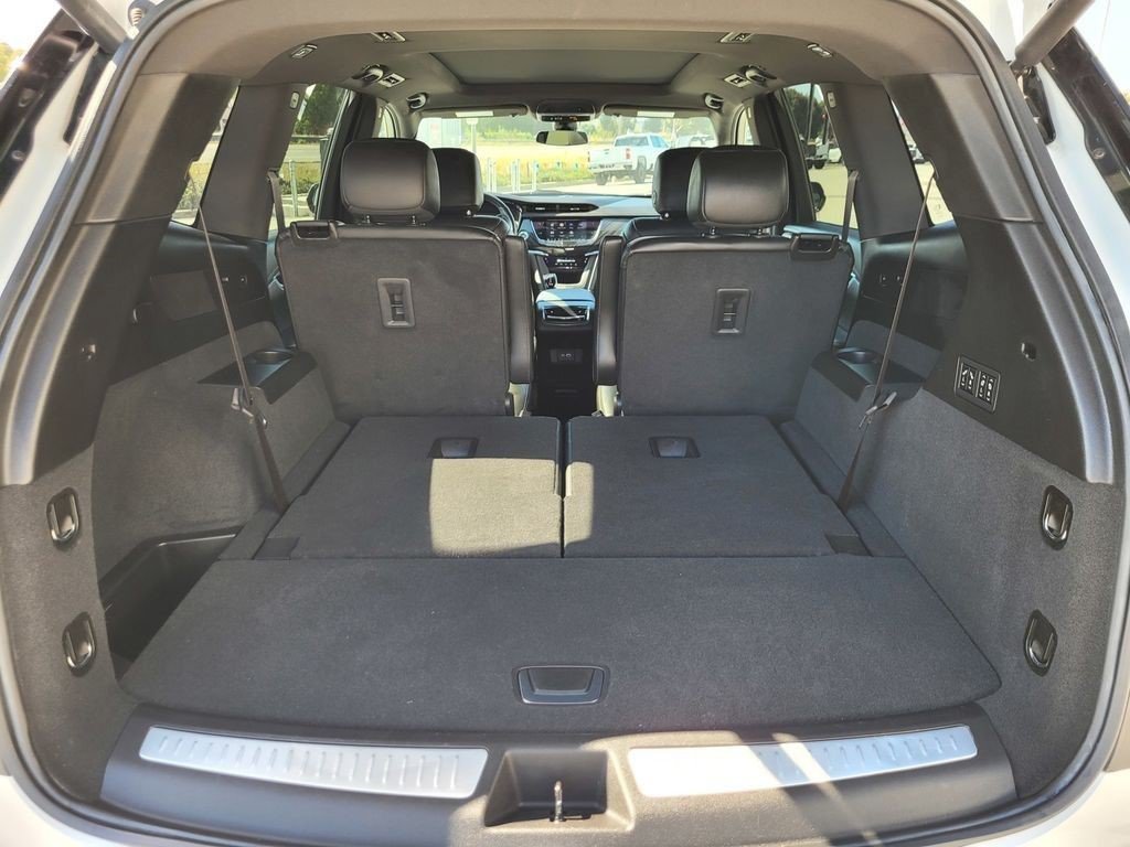 Certified 2024 Cadillac XT6 Premium Luxury FWD image 9