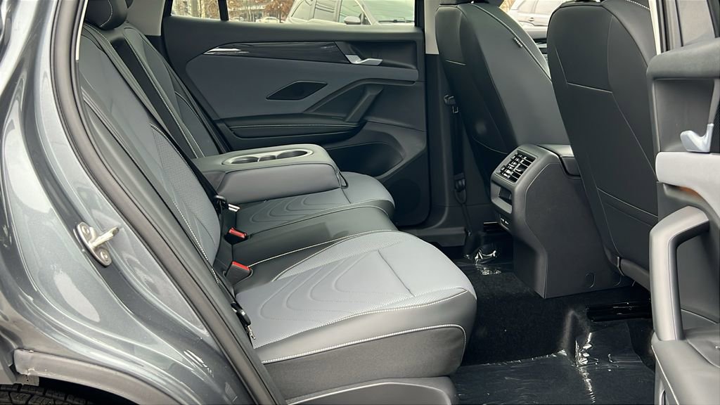 New 2026 Volkswagen Tiguan SE image 14