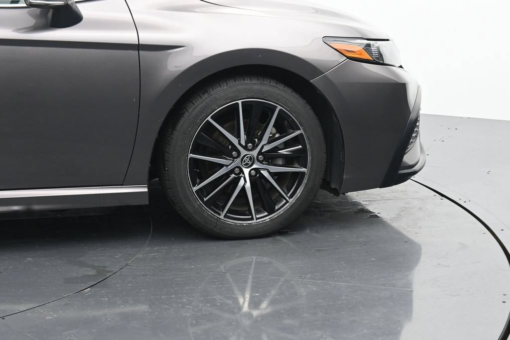 Used 2024 Toyota Camry SE FWD image 11
