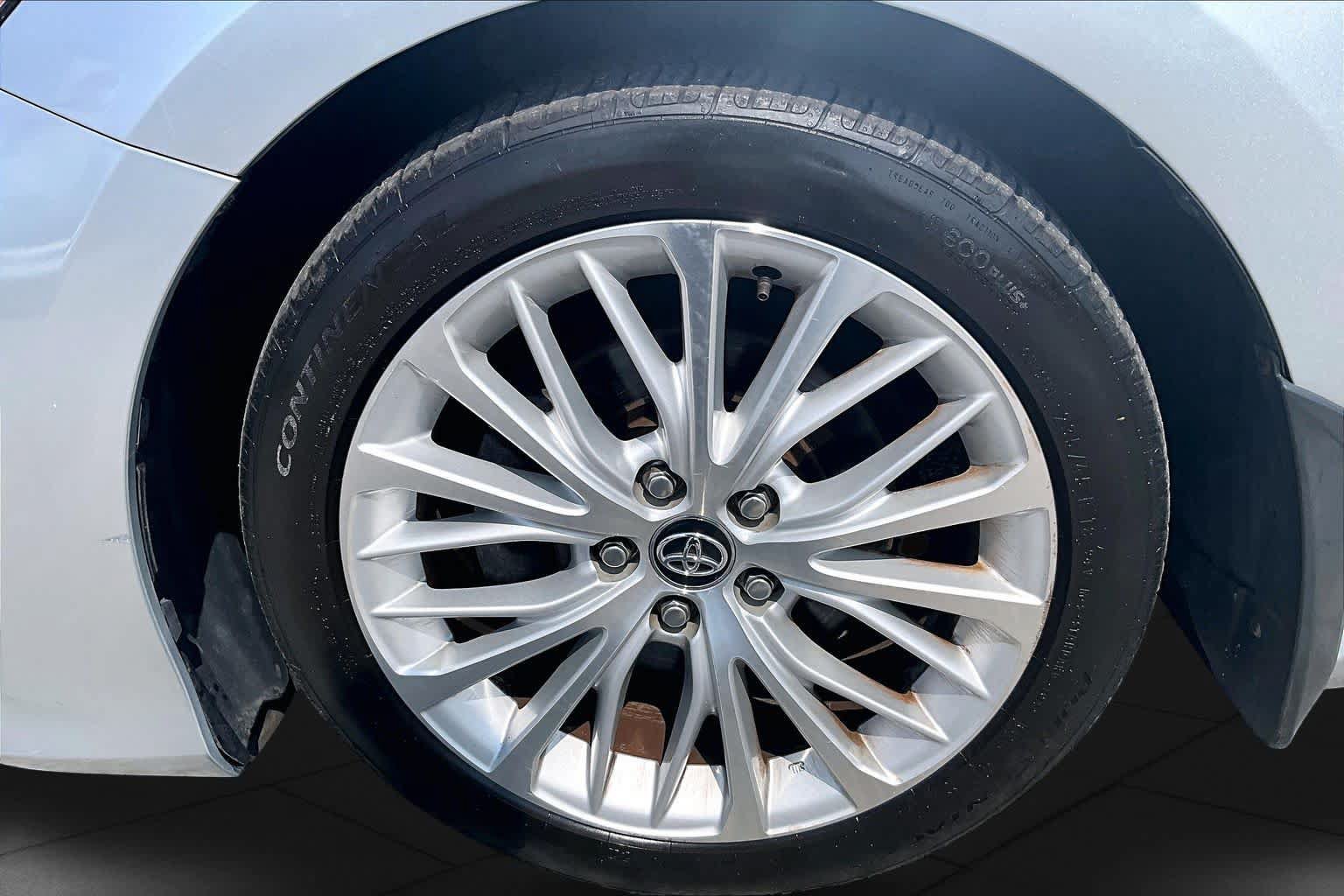 Used 2020 Toyota Camry XLE FWD image 11