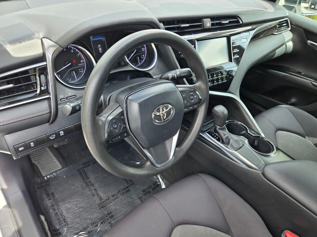 Used 2019 Toyota Camry LE w/ Convenience Package FWD image 12