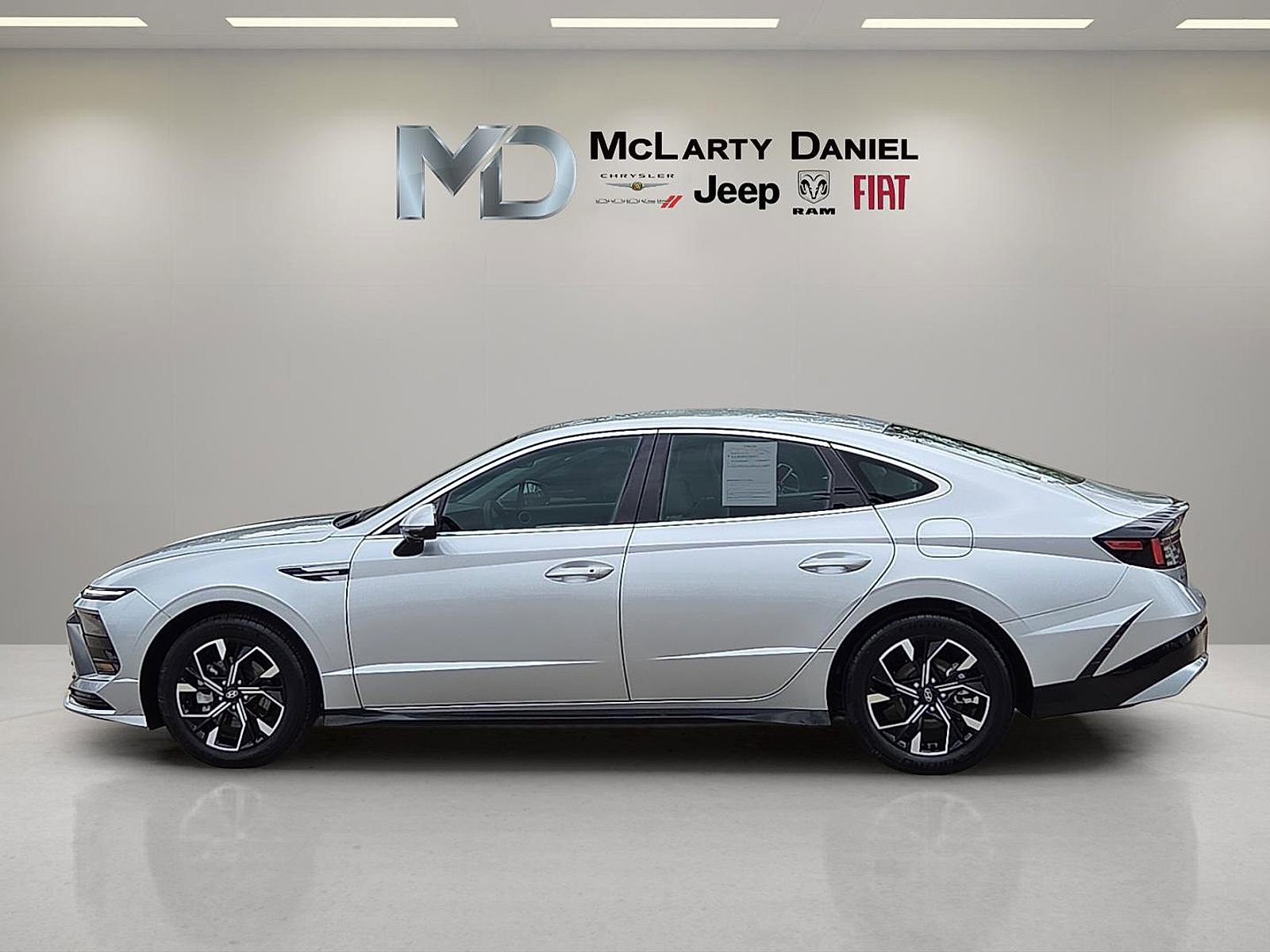 Used 2024 Hyundai Sonata SEL FWD image 3