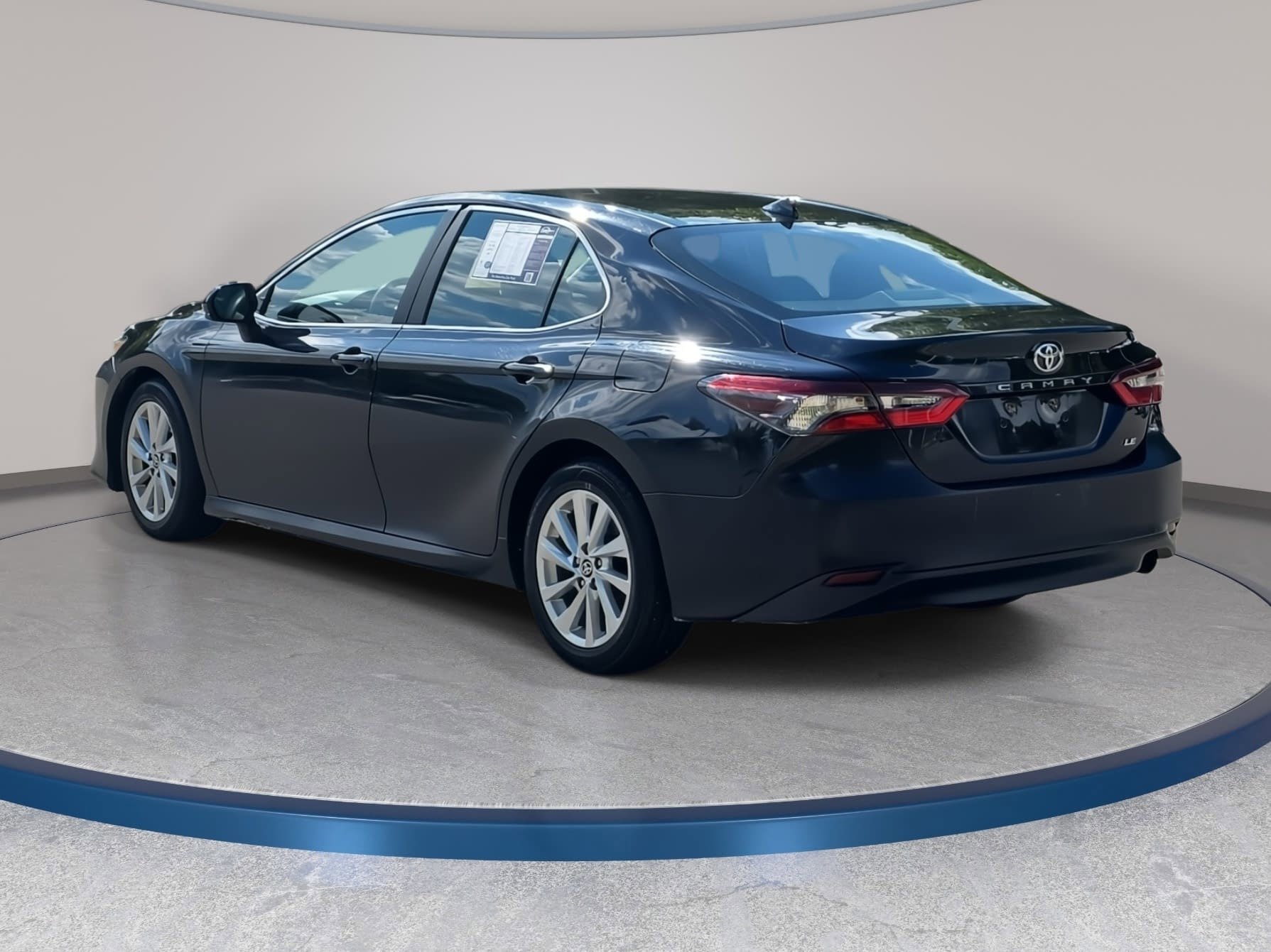 Used 2021 Toyota Camry LE FWD image 7