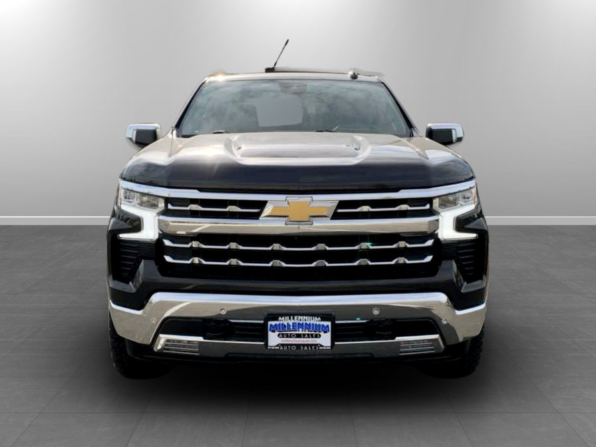 Used 2022 Chevrolet Silverado 1500 LTZ w/ LTZ Premium Package AWD/4WD image 2