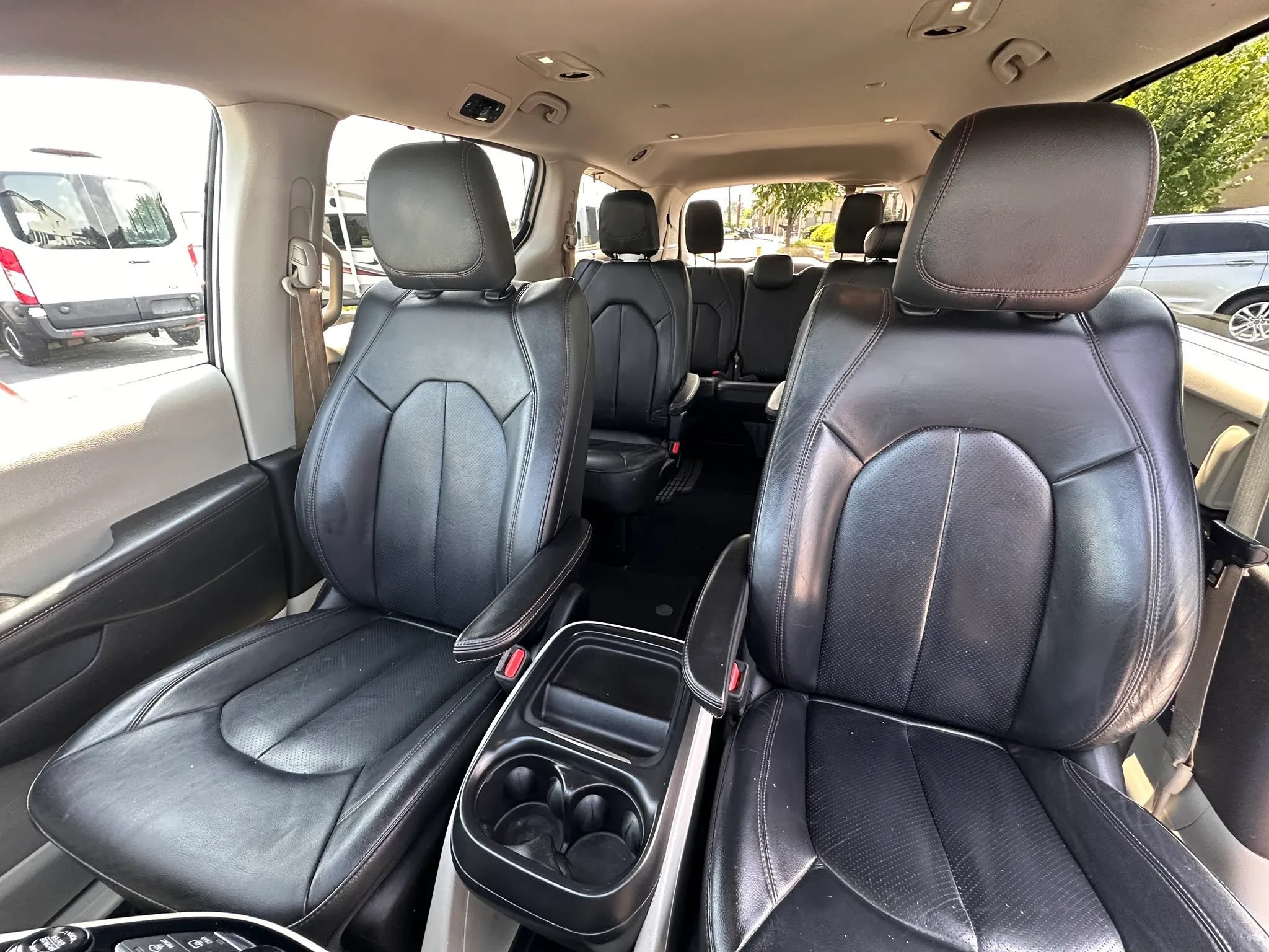 Used 2019 Chrysler Pacifica Touring-L FWD image 14