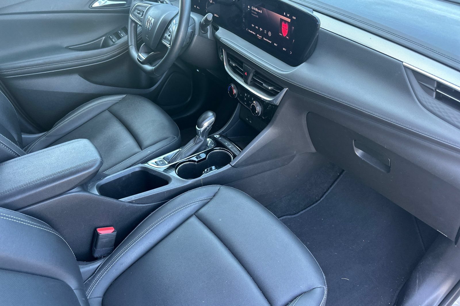 Used 2024 Buick Encore GX Sport Touring FWD image 18