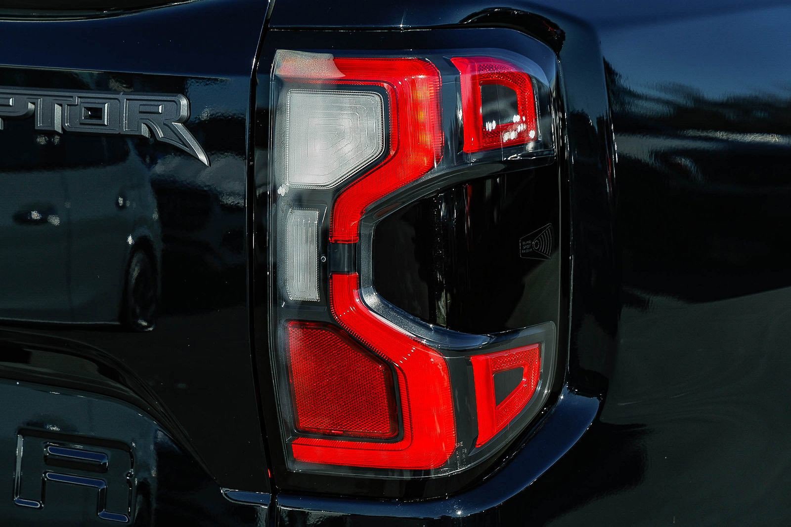 Used 2025 Ford Ranger Raptor image 8