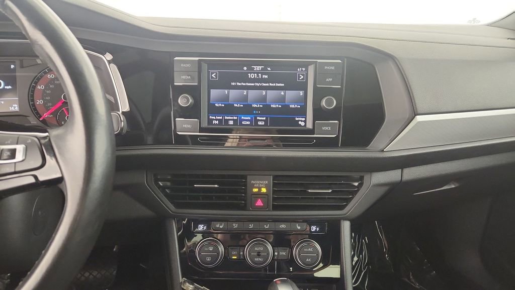 Used 2021 Volkswagen Jetta R-Line image 12