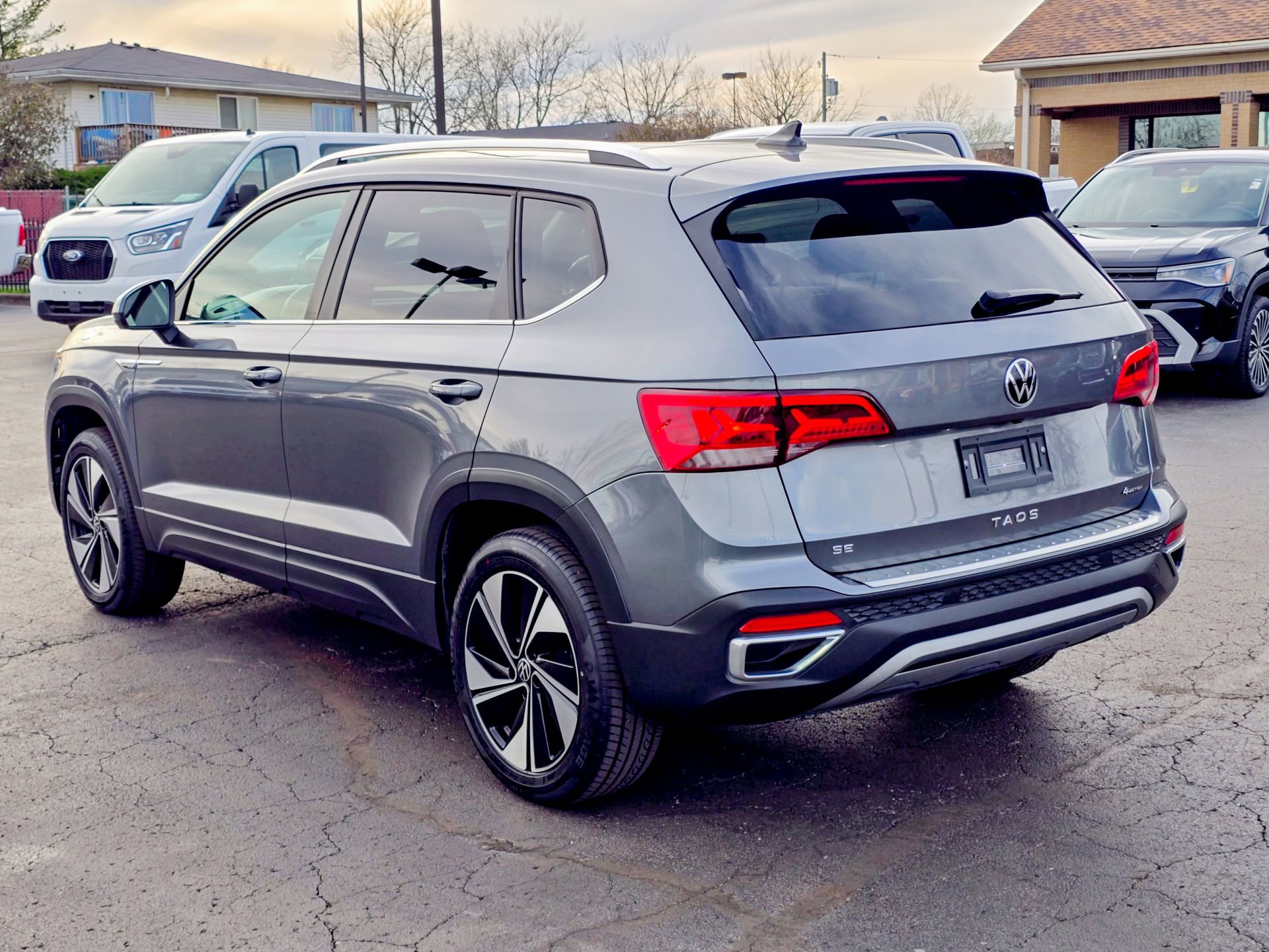 Used 2024 Volkswagen Taos SE w/ Panoramic Sunroof Package image 13