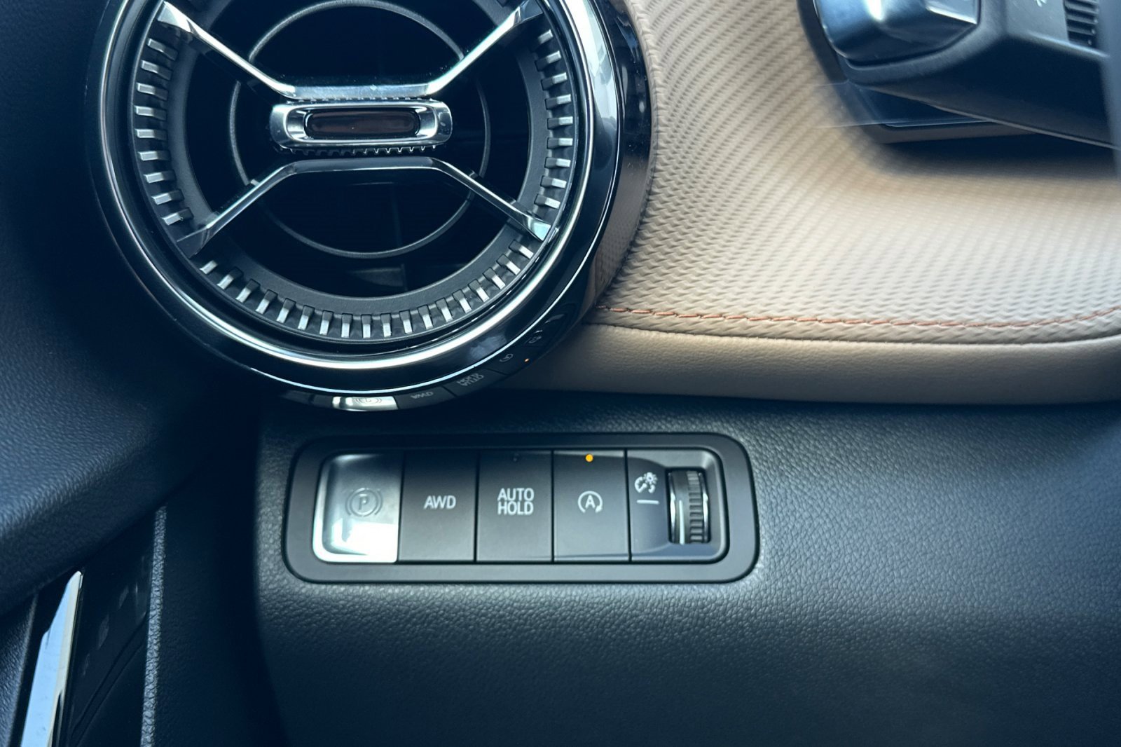 New 2026 Chevrolet Equinox ACTIV w/ Safety and Technology Package image 28