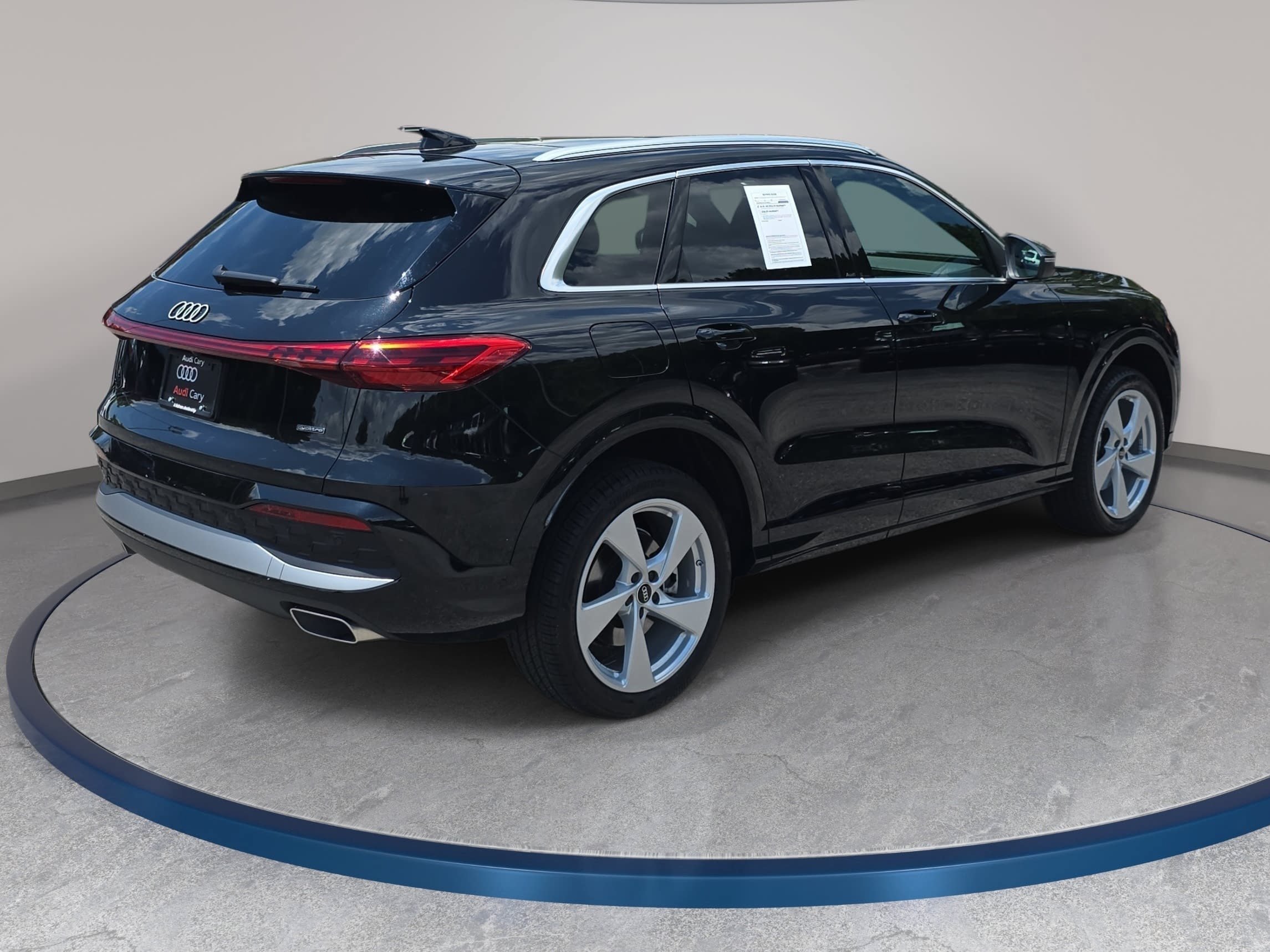 Used 2025 Audi Q5 Premium w/ Premium Plus AWD/4WD image 5
