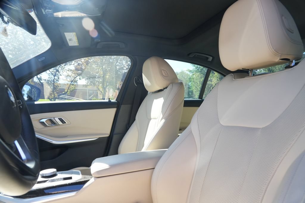 Used 2023 BMW 330i Sedan w/ Premium Package RWD image 10