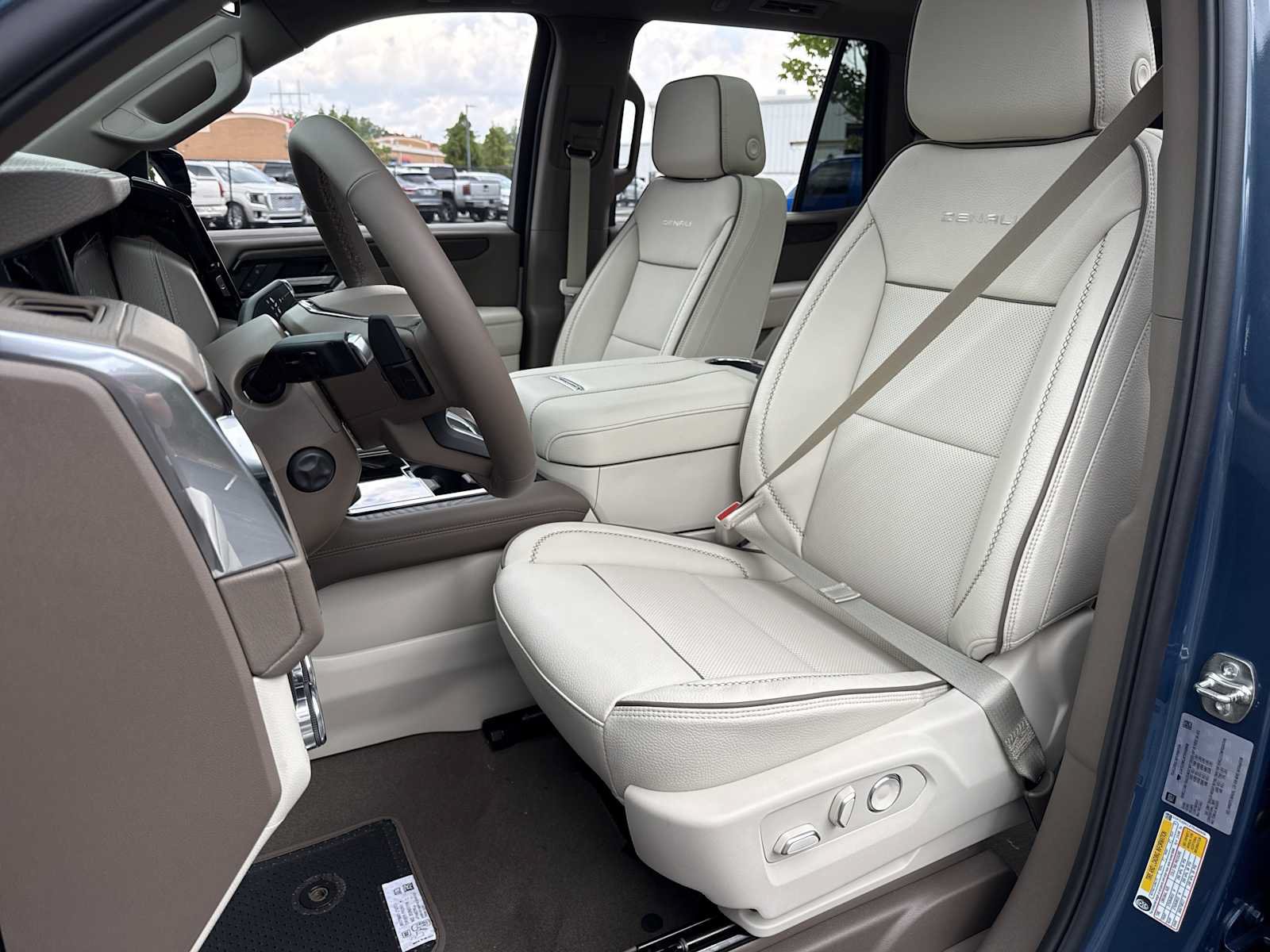 New 2026 GMC Yukon Denali w/ Sun & Power Step Package RWD image 19