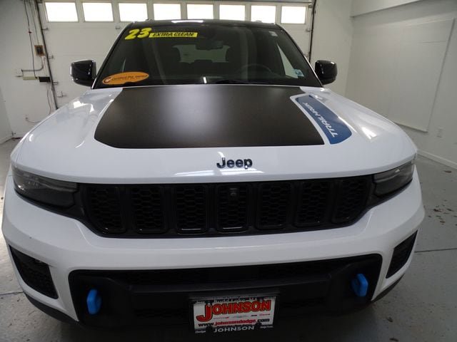 Certified 2023 Jeep Grand Cherokee Trailhawk w/ Luxury Tech Group III AWD/4WD image 25