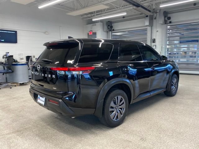 Used 2023 Nissan Pathfinder S AWD/4WD image 5